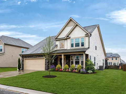 405 Hickory Run Ln, Youngsville, NC 27596