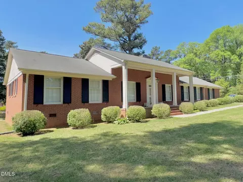 1604 Crescent Dr, Henderson, NC 27536