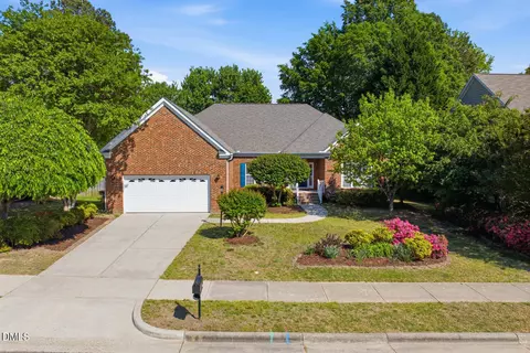 1011 Upchurch Farm Ln, Cary, NC 27519