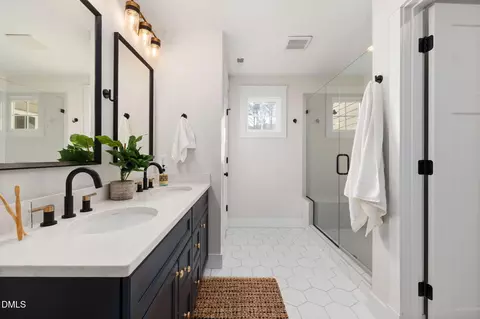 Bath - 1005 Forrestal Pl, Durham, NC 27707 photo 2 of 5