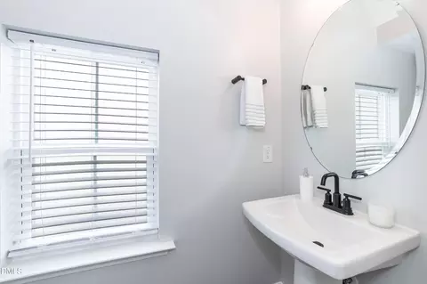 Bath - 3019 Dunnock Dr, Durham, NC 27713 photo 1 of 3