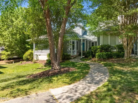 105 Elmwood Cir, Chapel Hill, NC 27514