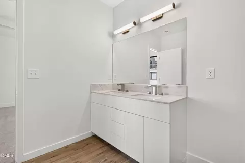 Bath - 1102 Nova St, Durham, NC 27713 photo 2 of 8