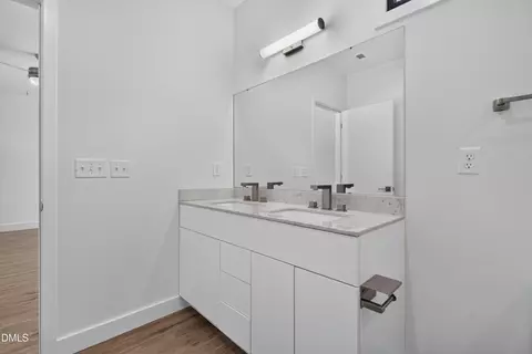 Bath - 1105 Nova St, Durham, NC 27713 photo 8 of 10