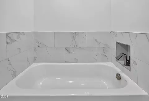 Bath - 1105 Nova St, Durham, NC 27713 photo 5 of 10