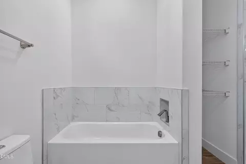 Bath - 1105 Nova St, Durham, NC 27713 photo 4 of 10