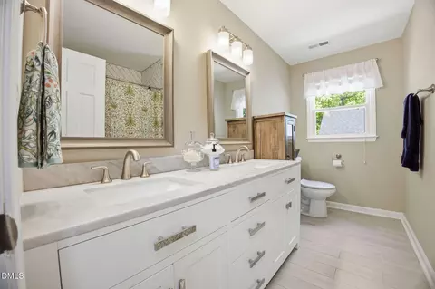 Bath - 1920 Redding Ln, Durham, NC 27712 photo 3 of 3