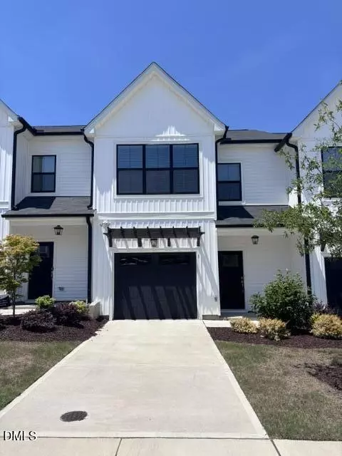 1 N Lenny Dr, Clayton, NC 27520