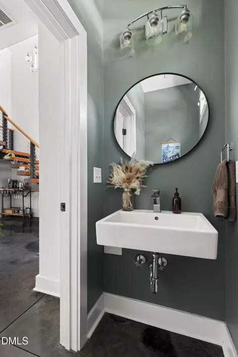 Bath - 825 W Markham Ave, Durham, NC 27701 photo 1 of 5