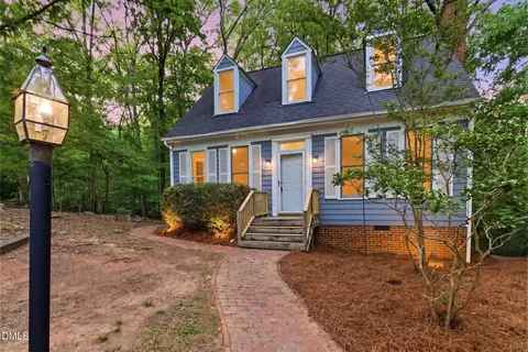 102 Markham Dr, Chapel Hill, NC 27514
