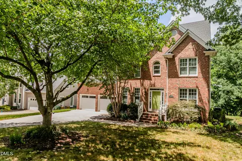 108 Ferncroft Ct, Cary, NC 27519