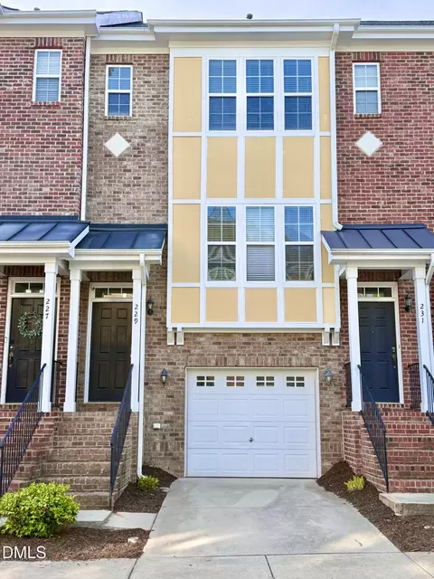 229 Dove Cottage Ln, Cary, NC 27519