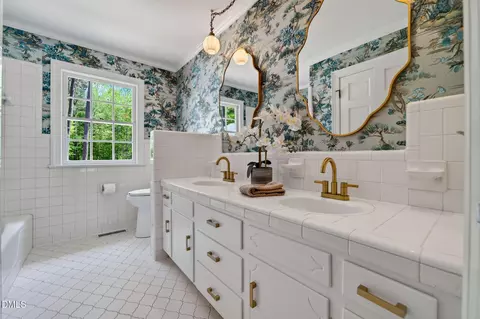 Bath - 1046 Johnson Rd, Coats, NC 27521 photo 6 of 7
