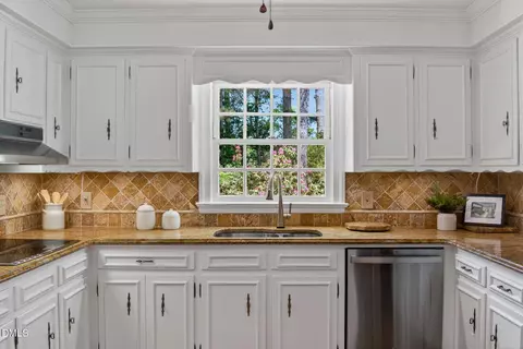 Kitchen - 1046 Johnson Rd, Coats, NC 27521 photo 2 of 4