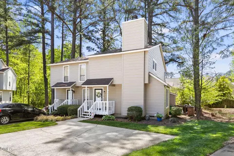 118 Arbuckle Ln, Cary, NC 27511