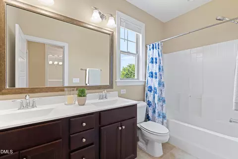 Bath - 267 Meadowmist Dr, Garner, NC 27529 photo 4 of 5