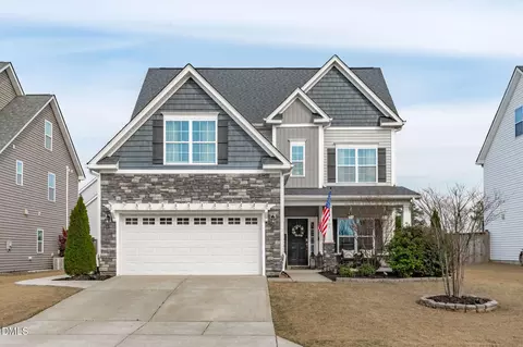 805 Buckner Ct, Fuquay Varina, NC 27526