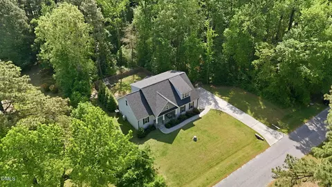 211 Long St, Fuquay Varina, NC 27526