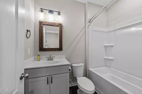 Bath - 1103 Talbot Pl, Durham, NC 27703 photo 1 of 3