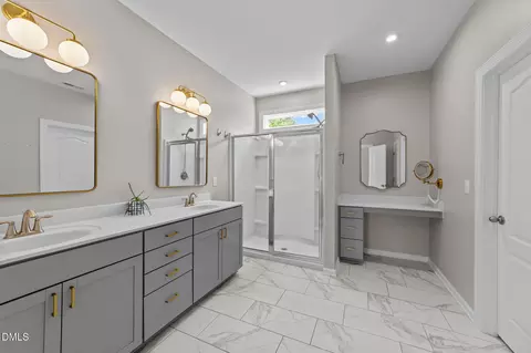 Bath - 1103 Talbot Pl, Durham, NC 27703 photo 2 of 3