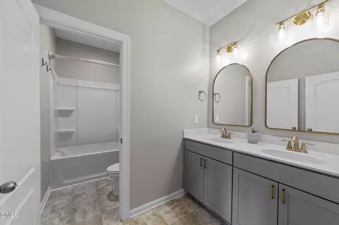Bath - 1103 Talbot Pl, Durham, NC 27703 photo 3 of 3