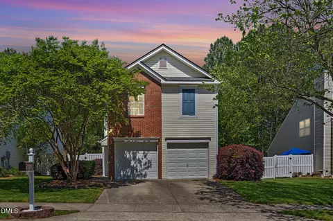 260 Adefield Ln, Holly Springs, NC 27540