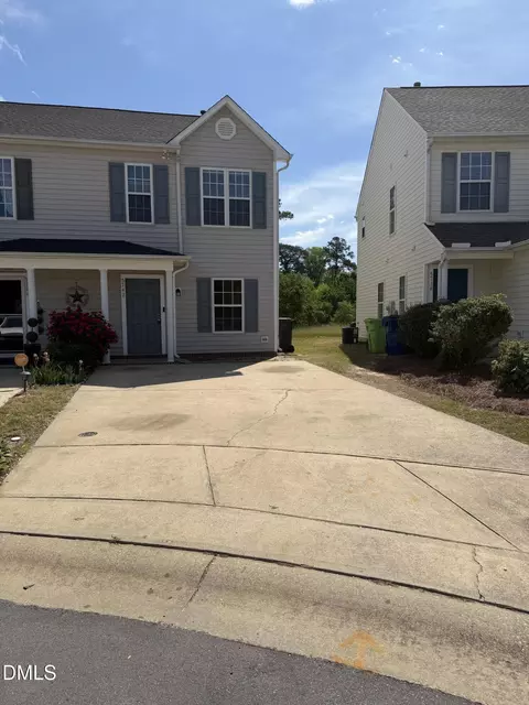 5742 Osprey Cove Dr, Raleigh, NC 27604