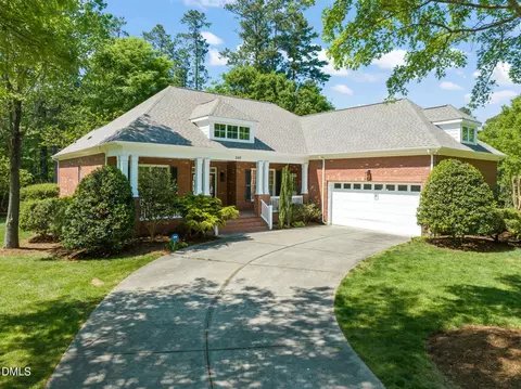 207 Oxfordshire Ln, Chapel Hill, NC 27517