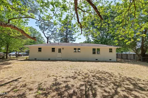 Exterior - 115 E Heath Ave, Smithfield, NC 27577 photo 6 of 8