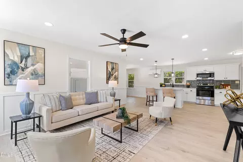 Living - 115 E Heath Ave, Smithfield, NC 27577 photo 2 of 2