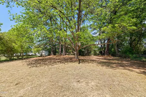 Exterior - 115 E Heath Ave, Smithfield, NC 27577 photo 4 of 8