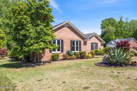 929 Old Baron Dr, Fuquay Varina, NC 27526