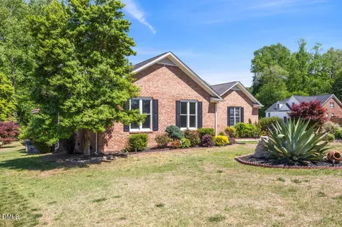 929 Old Baron Dr, Fuquay Varina, NC 27526