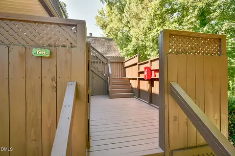199 Summerwalk Cir, Chapel Hill, NC 27517