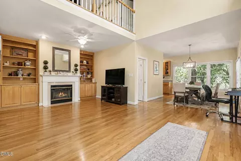 911 N Columbia St, Chapel Hill, NC 27516