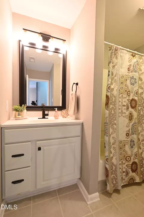 Bath - 4100 Five Oaks Dr UNIT 39, Durham, NC 27707 photo 4 of 4