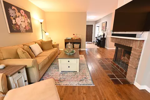 Living - 4100 Five Oaks Dr UNIT 39, Durham, NC 27707 photo 2 of 3