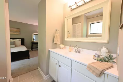 Bath - 4100 Five Oaks Dr UNIT 39, Durham, NC 27707 photo 1 of 4