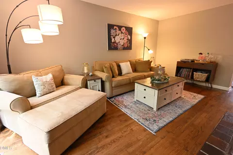 Living - 4100 Five Oaks Dr UNIT 39, Durham, NC 27707 photo 3 of 3