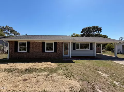 5921 Richfield Ave, Hope Mills, NC 28348