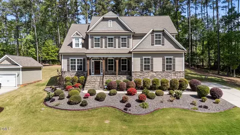 670 Rockport Dr, Clayton, NC 27527