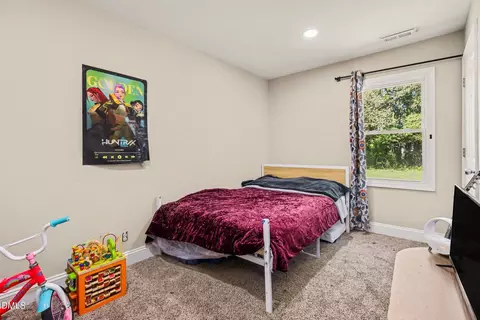 Bedroom - 518 E Townsend St, Dunn, NC 28334 photo 3 of 4
