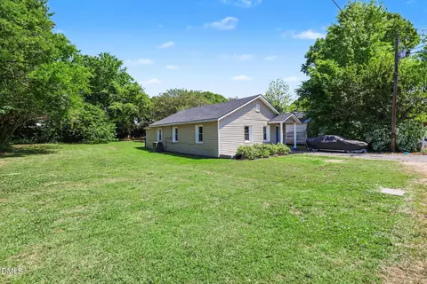 Exterior - 518 E Townsend St, Dunn, NC 28334 photo 1 of 5