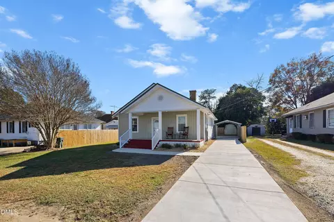 403 W E St, Erwin, NC 28339 photo 4