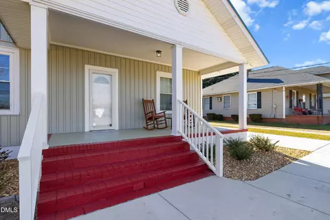 403 W E St, Erwin, NC 28339 photo 5