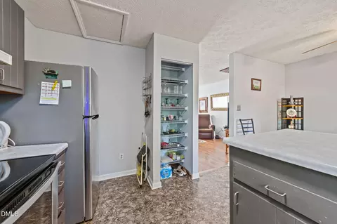 Kitchen - 320 Bainbridge Cir, Garner, NC 27529 photo 4 of 5