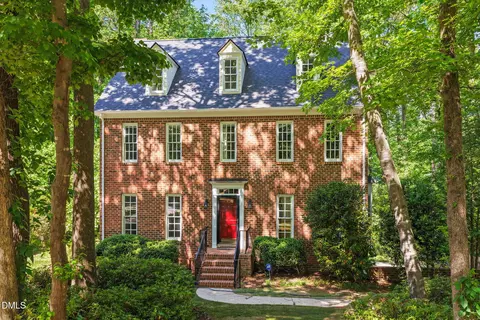107 Thornewood Dr, Cary, NC 27518