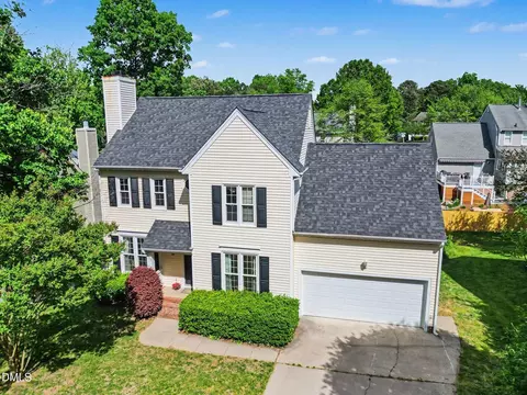 208 Arlington Rdg, Cary, NC 27513