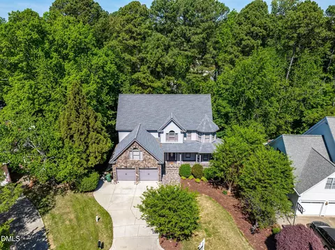 128 Wheatsbury Dr, Cary, NC 27513
