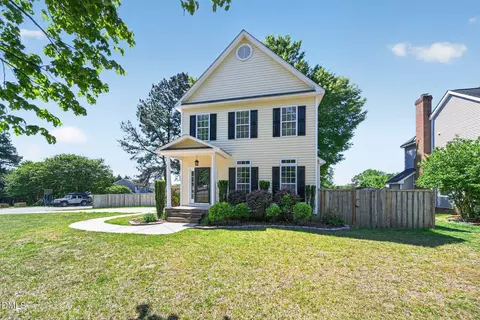 641 Commander Dr, Wendell, NC 27591